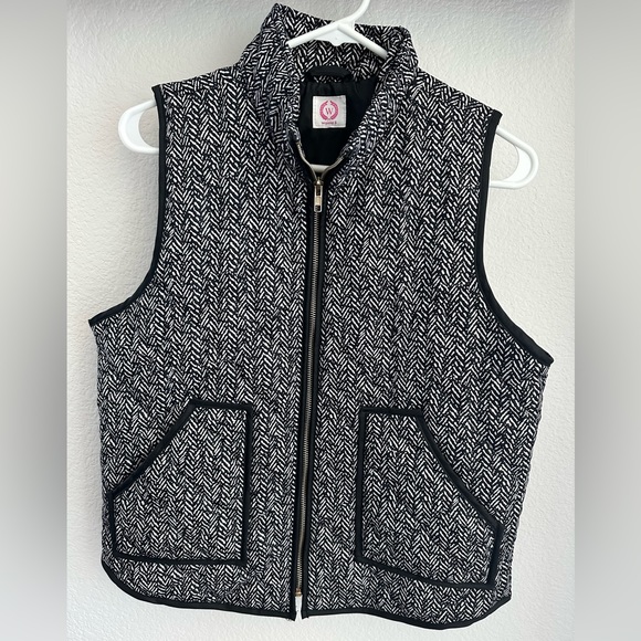 Jackets & Blazers - Vest, color- black and white, size medium